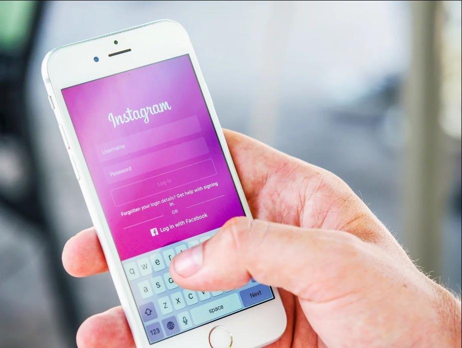 Обновление приложения Instagram на iOS