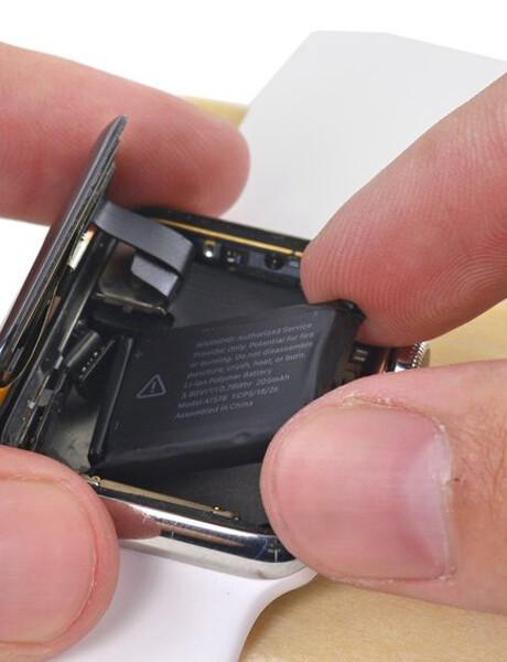 Заміна батареї Apple Watch Series 4 фото Заміна батареї Apple Watch Series 4