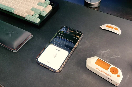 Они изобрели устройство, способное взломать iPhone за считанные секунды (фото) Они изобрели устройство, способное взломать iPhone за считанные секунды