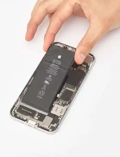 Заміна батареї iPhone XR