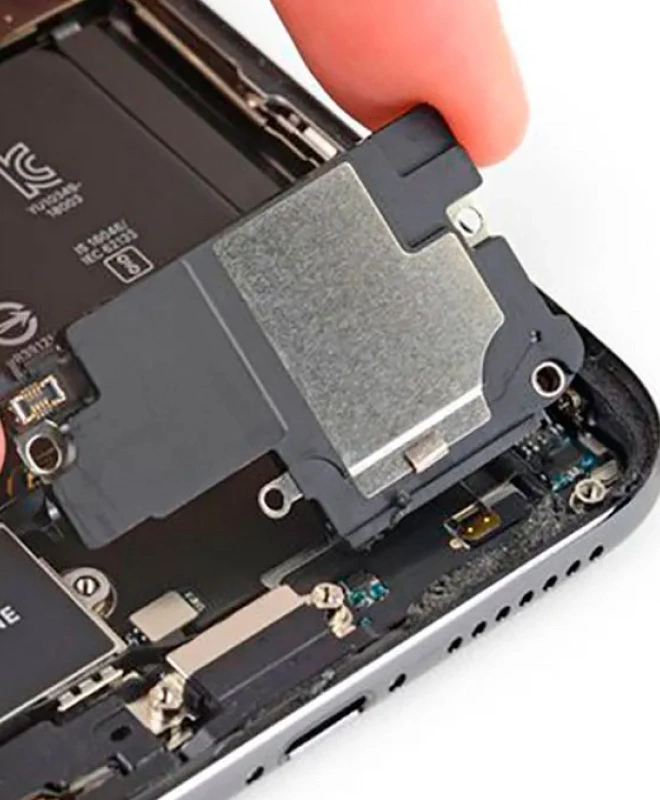 

Заміна поліфонічного (нижнього) динаміка в iPhone 16