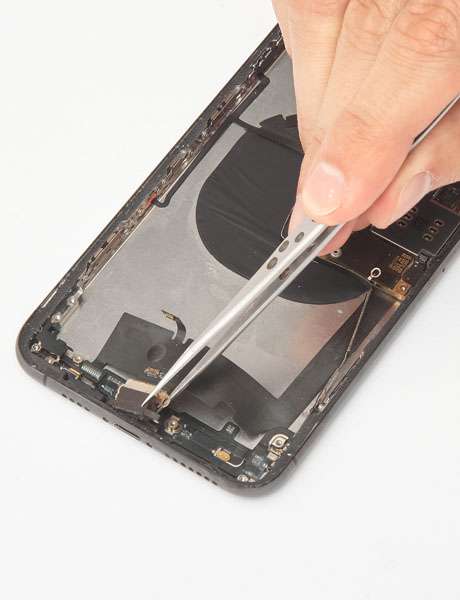 Ремонт гнізда зарядки в iPhone XS