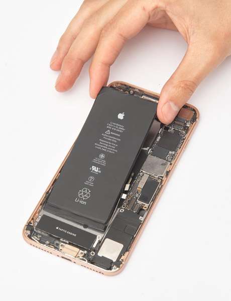 Заміна акумулятора iPhone 8 Plus