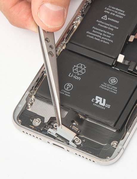 Ремонт гнізда зарядки в iPhone X