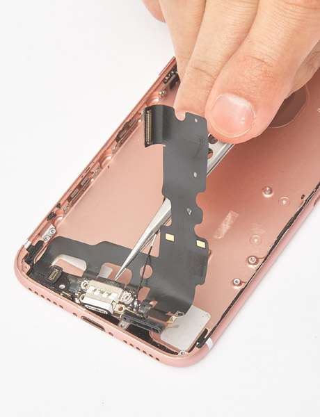 Ремонт гнізда зарядки в iPhone 7