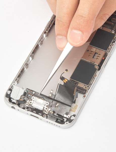 Ремонт і заміна роз'єму зарядки в iPhone 6s
