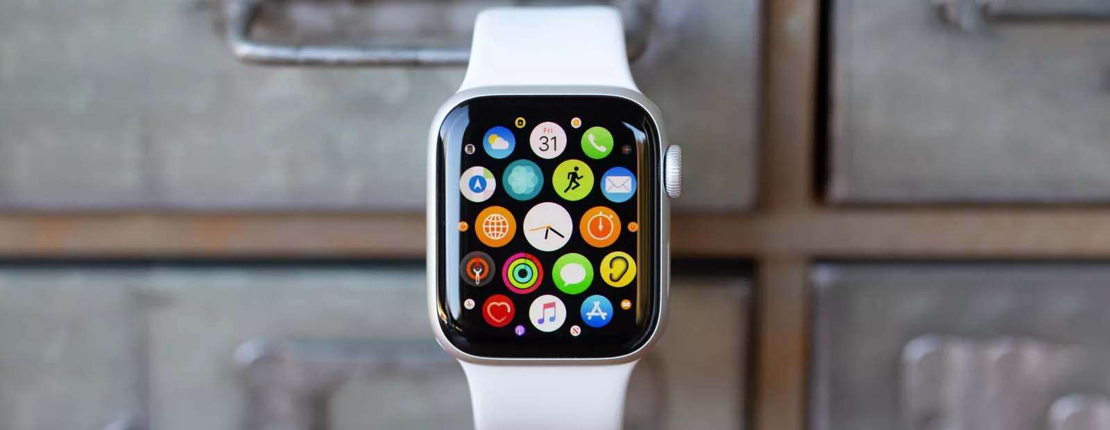 3 мая Apple обновили систему безопасности, выпустив watchOS 7.4.1.