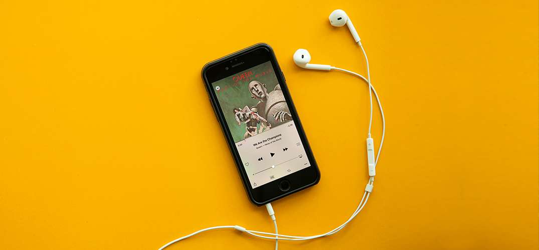 Разница между AirPods и обычными ведущими наушниками (фото) Разница между AirPods и обычными ведущими наушниками