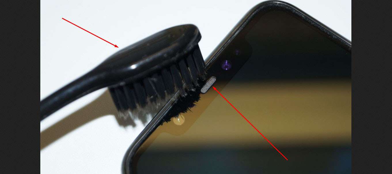Как очистить динамик iPhone от пыли? - icoola.ua - фото 1