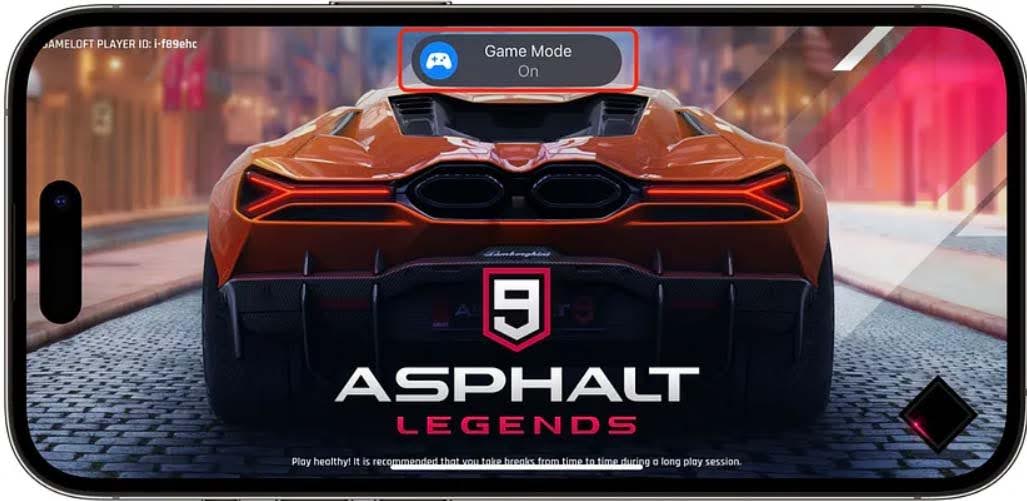 Игровой режим включен во время игры в Asphalt 9 в iOS 18